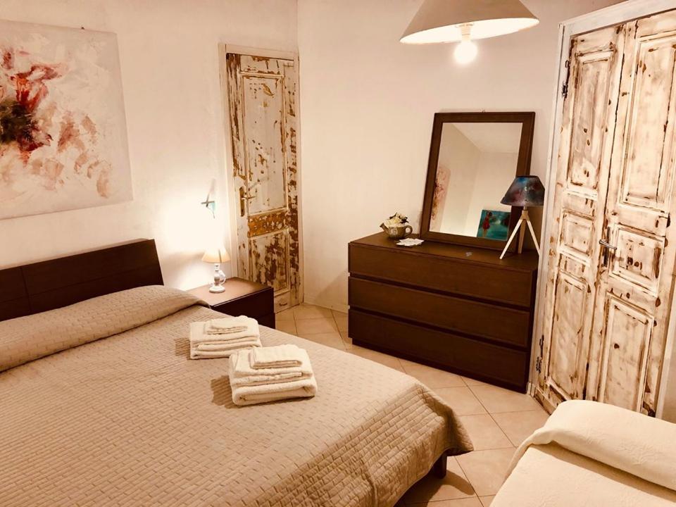 B&B Le Quattro Stagioni Ла Мадалена Екстериор снимка