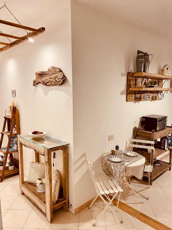 B&B Le Quattro Stagioni Ла Мадалена Екстериор снимка